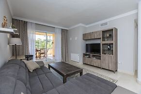 Perfect Location Between Golf and Beach