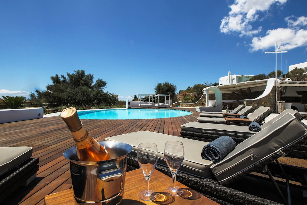 Bluewave Villa