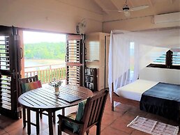 Two Bays Beach Villa Apartment and Studios