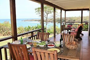 Two Bays Beach Villa Apartment and Studios