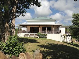 Two Bays Beach Villa Apartment and Studios
