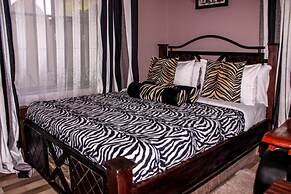Savannah House - Hostel