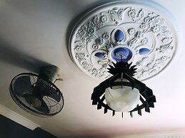 Savannah House - Hostel