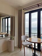 8 Rooms Hotel
