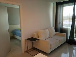 Acqua Condominium