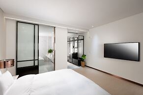 N Bridge Hotel