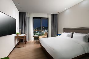 N Bridge Hotel
