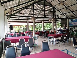 Phetsangsom Resort