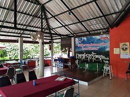 Phetsangsom Resort