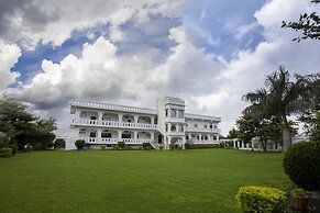 Narayan Niwas Resort
