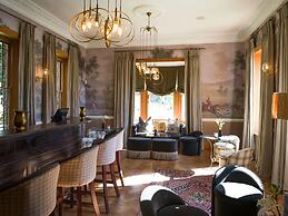 Hartford House