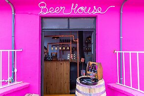 Mala Vecindad Beer Hotel