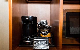 Canmore Inn & Suites