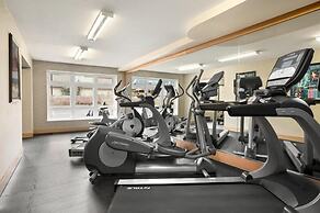 Canmore Inn & Suites