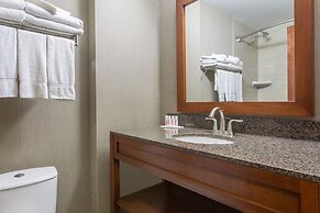 Canmore Inn & Suites