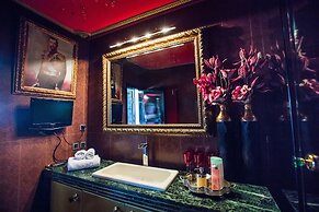 Luxury Suites