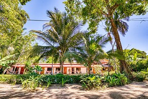 Yucca Beachfront Hotel