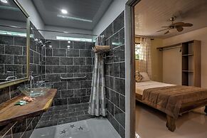 Yucca Beachfront Hotel