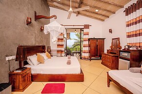 Central Beach Inn