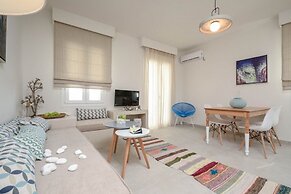 Plaka Collection