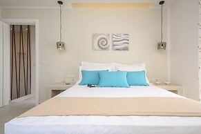 Plaka Collection