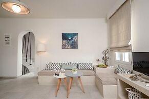 Plaka Collection