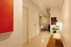 The Marble Suites, PLAKA