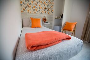 Hostal Adis