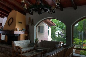 B&B Four Winds
