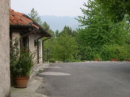 B&B Four Winds