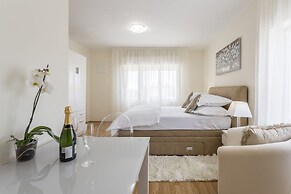 Mise Luxury Apartments