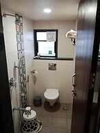 Hotel Maval Grand