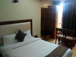 Hotel Maval Grand