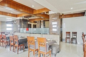 Hotel Maval Grand