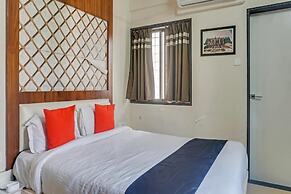 Hotel Maval Grand