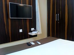 Hotel Maval Grand
