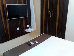 Hotel Maval Grand