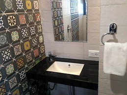 Hotel Maval Grand