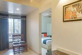 Hotel Maval Grand