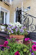 Flowers Hotel