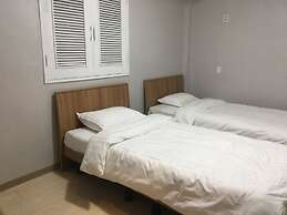 Daegu Dongseongro Gyeong`s Hostel