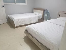 Daegu Dongseongro Gyeong`s Hostel