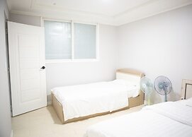 Daegu Dongseongro Gyeong`s Hostel