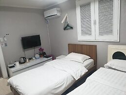 Daegu Dongseongro Gyeong`s Hostel