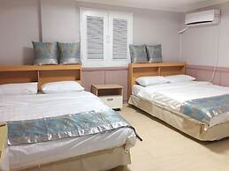 Daegu Dongseongro Gyeong`s Hostel