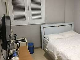 Daegu Dongseongro Gyeong`s Hostel