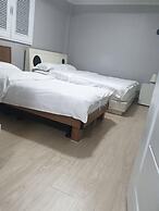 Daegu Dongseongro Gyeong`s Hostel