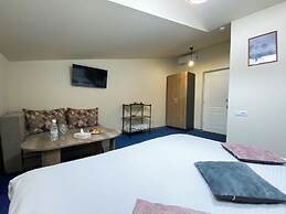 Alex Hotel