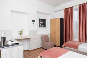 Alex Hotel