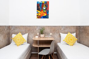 Alex Hotel